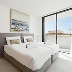 Luxury 2 Bedrooms Near And Old Town Lagos