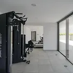 Luxury 2 Bedrooms Near And Old Town