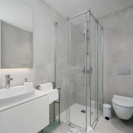 Luxury 2 Bedrooms Near And Old Town * Lagos