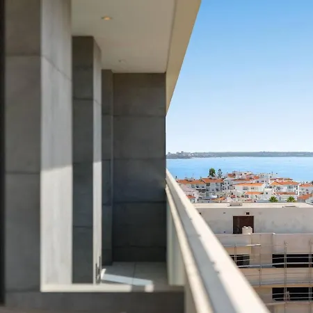 Luxury 2 Bedrooms Near And Old Town