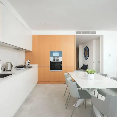 Apartment Luxury 2 Bedrooms Near And Old Town *