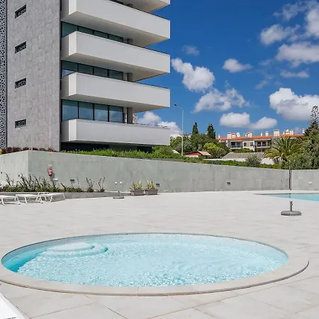 Reirica Luxury 2 Bedrooms Near And Old Town شقة