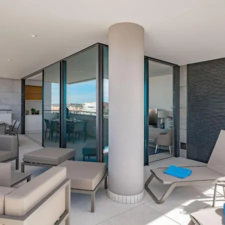 Luxury 2 Bedrooms Near And Old Town * Lagos