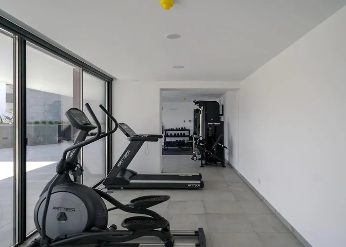 Luxury 2 Bedrooms Near And Old Town *